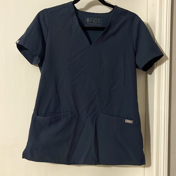 Figs Casma Three-Pocket Scrub Top™ - Picture 1 of 4